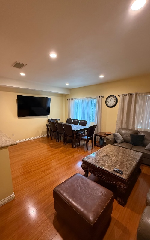 Photo - 1050 N Kingsley Dr Unidad 1050 N. Kingsley Ave., #E
