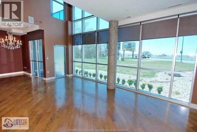 Photo - 1225 Riverside Dr W Unité 102