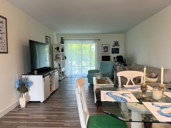 Photo - 323 Leeward Ln Unidad 204