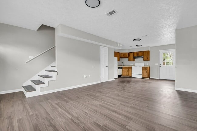 Photo - 456 W Broad St