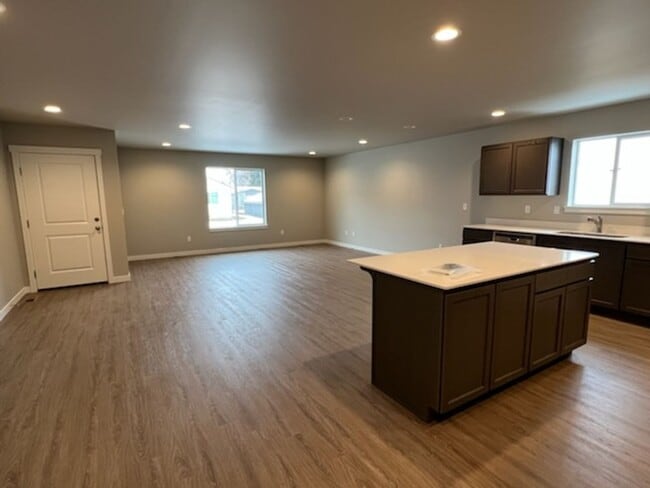 Photo - 1098 S New Oak Ln