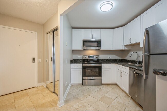 Photo - 5320 N Sheridan Rd Unit 403