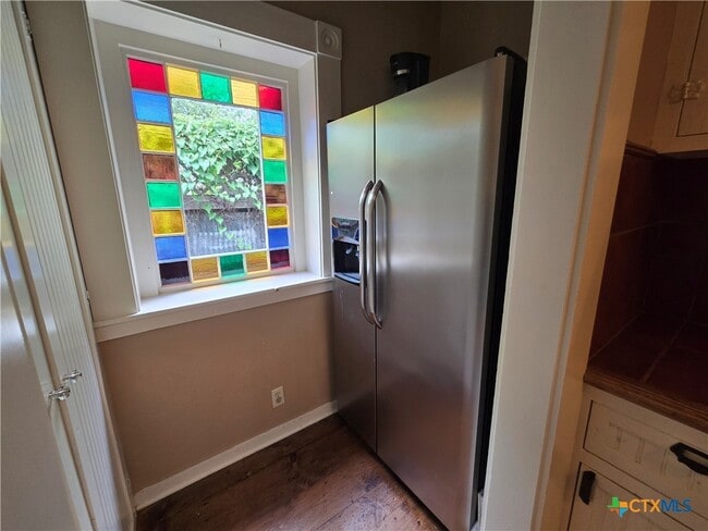 Building Photo - 294 Tolle St