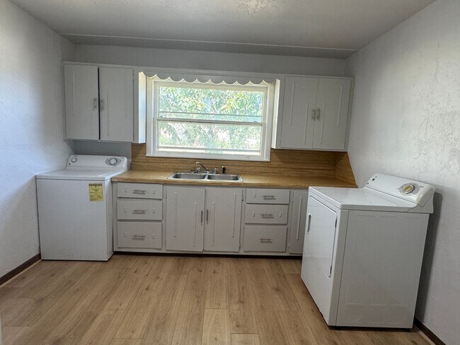 Photo - 813 SW E Ave Unit 813 SW E Ave Apt A