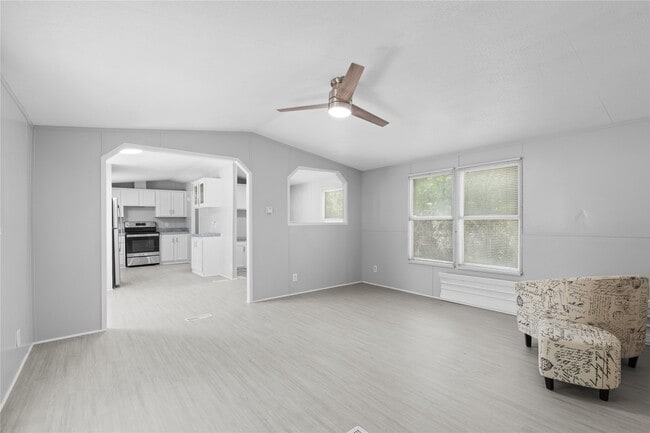 Photo - 184 Lions Cir