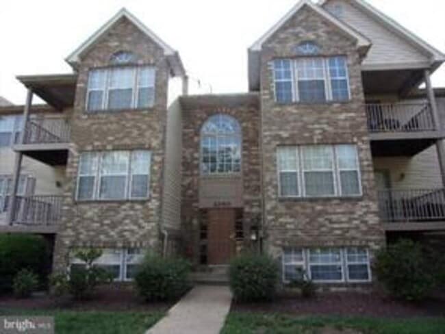 Exterior-Front - 2040 Alice Ave Condo Unit 201