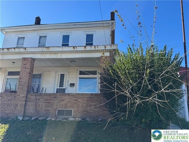 110 S 7th St