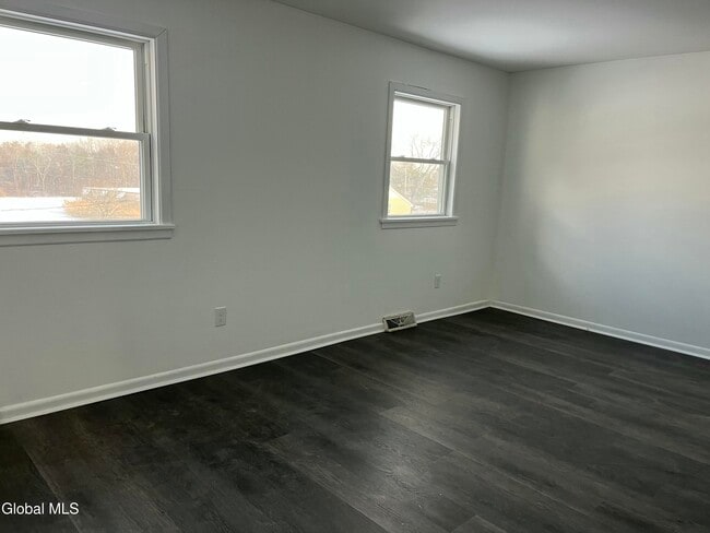 Photo - 5 Webster Ct Unit B