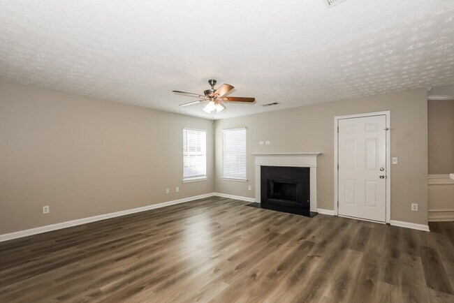 Photo - 1365 Camelia St