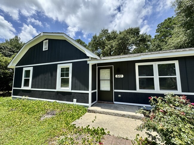 Photo - 510 Redwood Pl