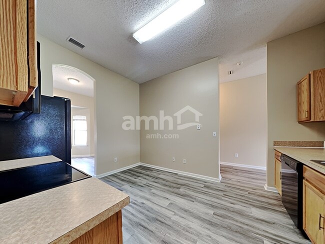 Photo - 2793 Crumplehorn Ln