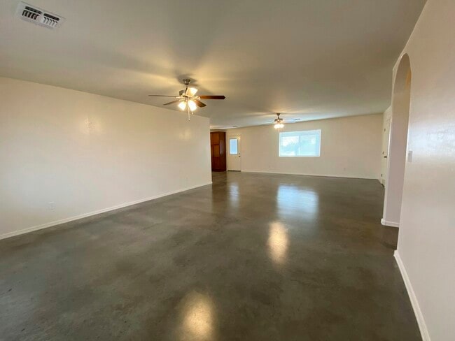 Photo - 25043 E Chaplain Ln