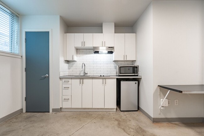 Photo - Alcove First Hill - Efficient and Convenie...