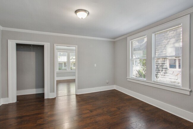 Photo - 1334 E Waldburg St Unit A