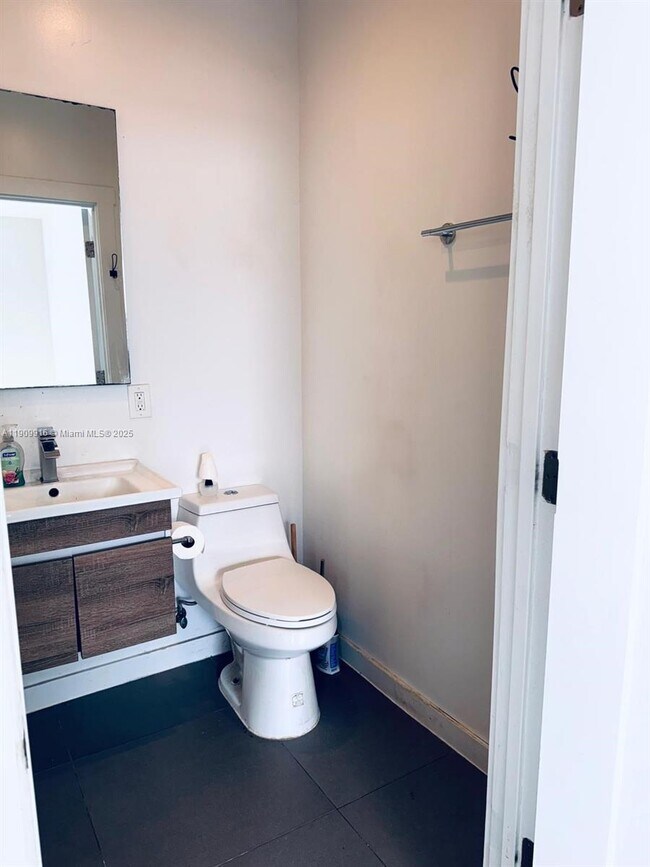 Photo - 924 Marseille Dr Unit 8