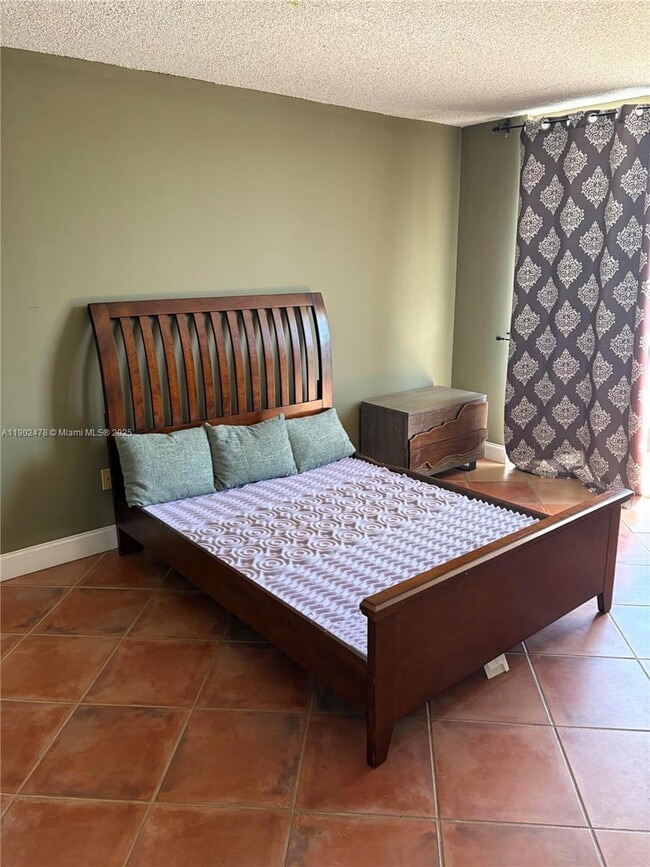 Photo - 1801 S Treasure Dr Unidad 502