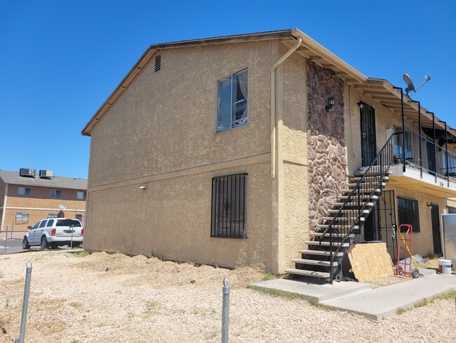 Building Photo - 4706 Cessna Ave Unit 2