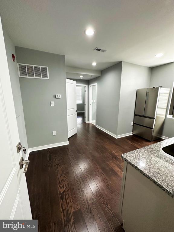 Building Photo - 1801 W Venango St Unit 3