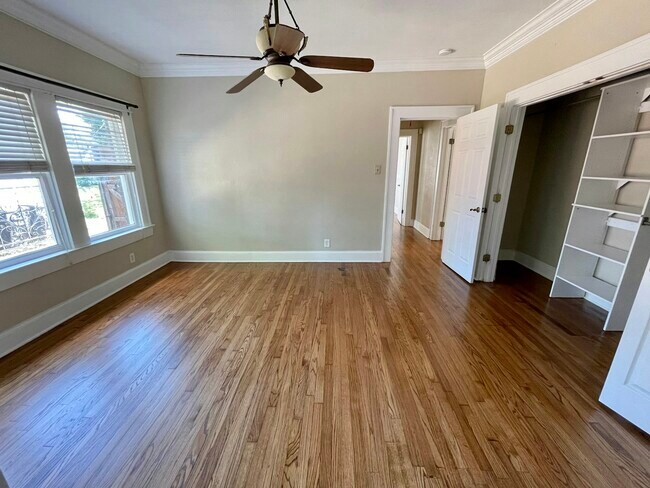 Photo - 5118 Stoneleigh Ave