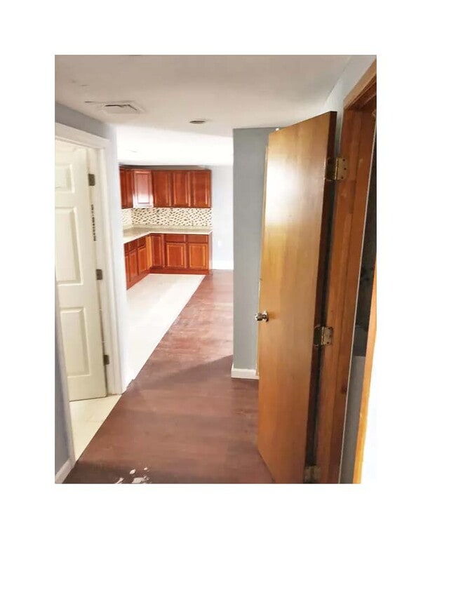 Photo - 212 Port Ave