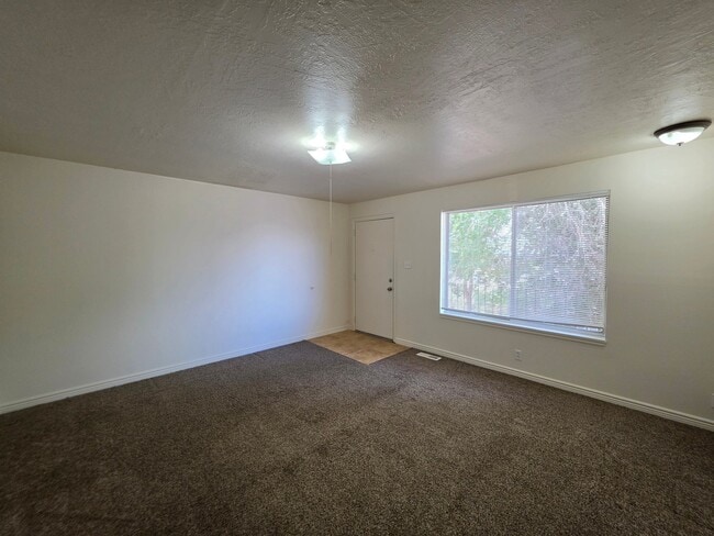 Photo - 305 W 1800 S Unidad Apt 6