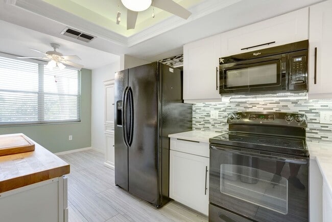 Photo - 285 Naples Cove Dr