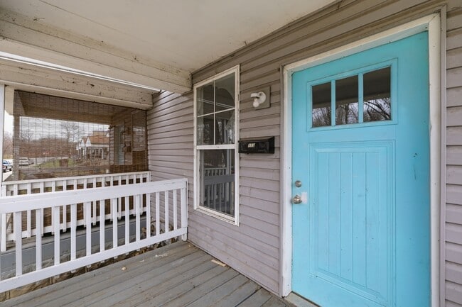 Building Photo - 1737 Terrace Ave