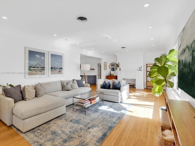 Photo - 1079 NE 96th St