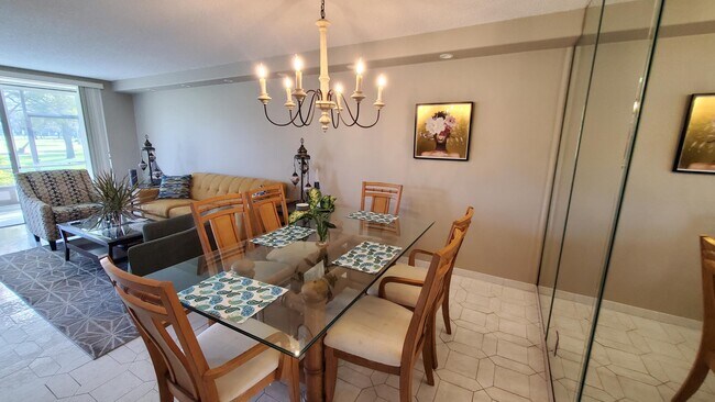 Photo - 3800 Oaks Clubhouse Dr Unit 112