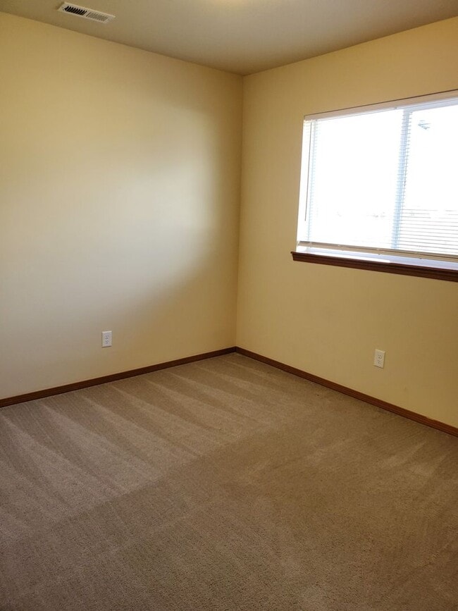 Photo - 933-933 Stanley St Unit 933
