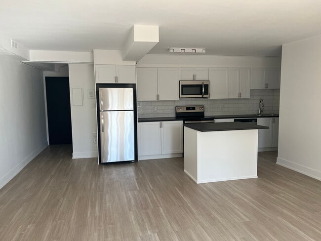 Building Photo - 2124 Ghent Ave Unit 105