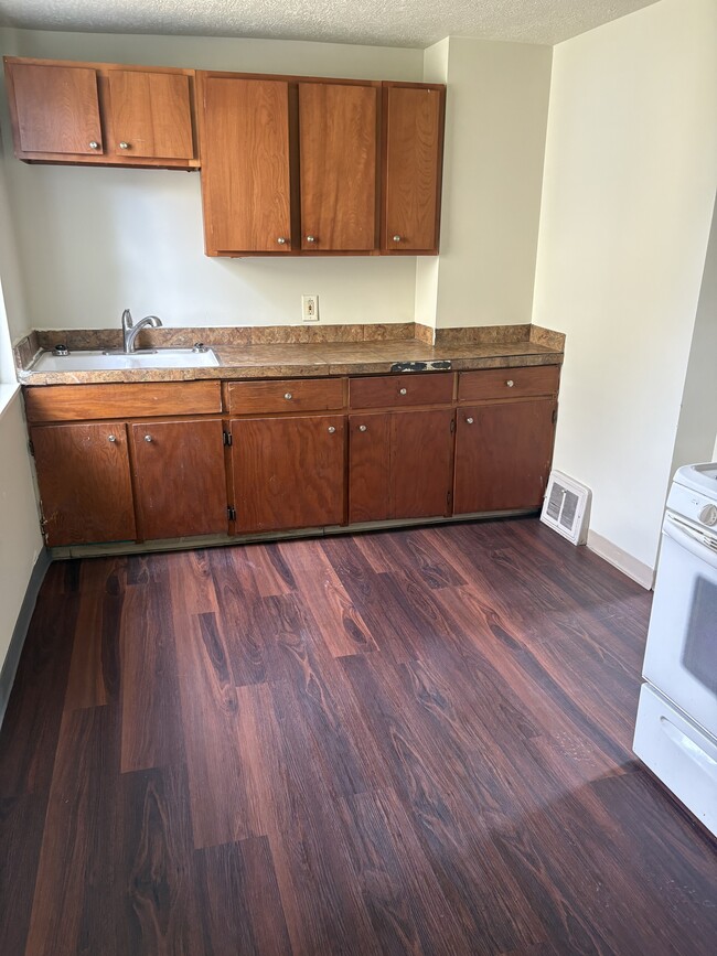 Photo - 613 Kennet Ct NW Unit 2