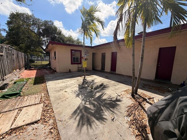 Photo - 1551 NW 6th St Unit 6