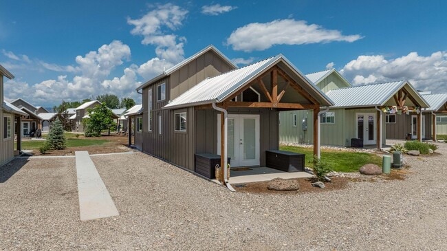 Building Photo - Two Bedroom One Bath Tiny Home in Silt