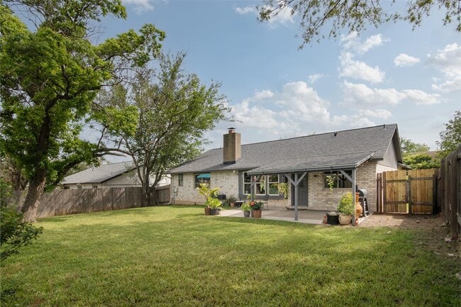 304 Skyloop Dr