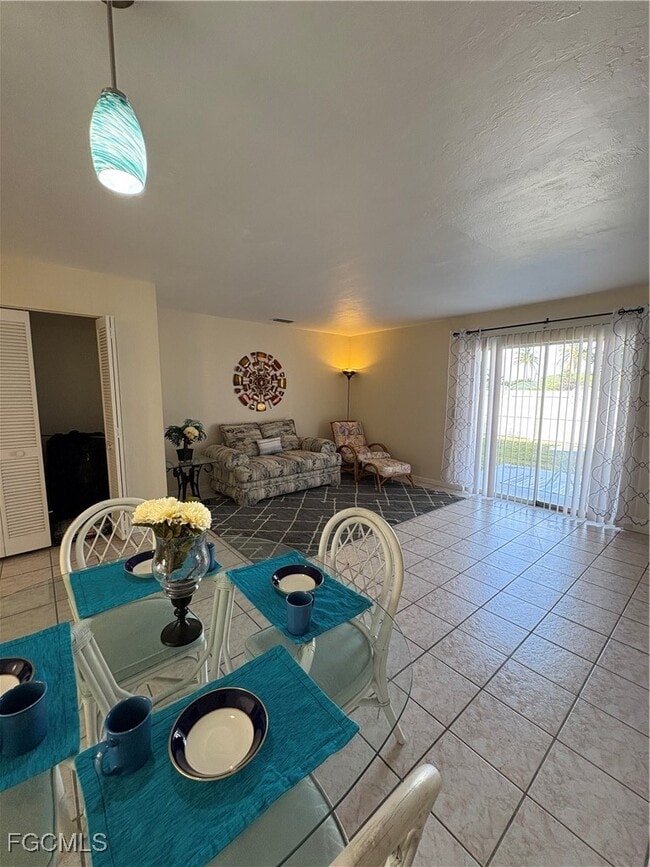 1005 SW 48th Terrace