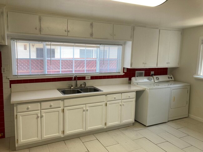 Building Photo - 1806 257th St Rental