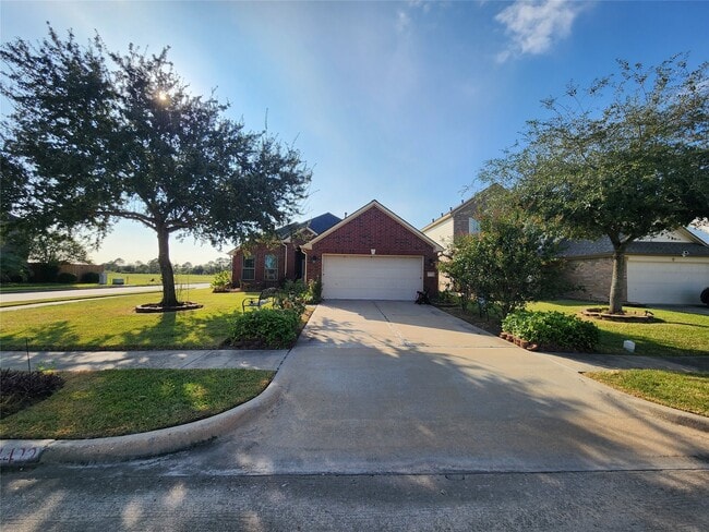 Building Photo - 4422 Meadow Way Dr