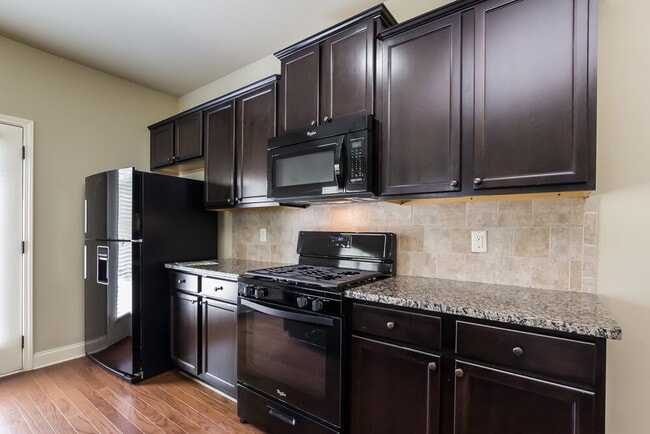 Photo - 1415 Kilchis Falls Way