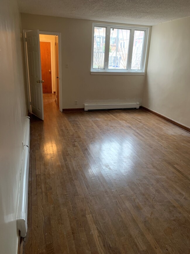 Sala de estar - 5306 Avenue H Unidad First Floor