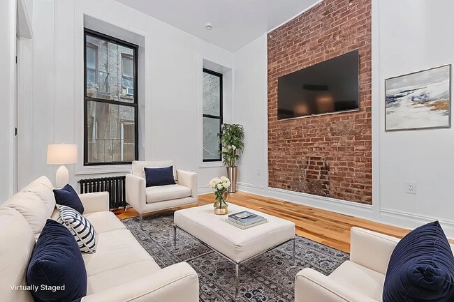 Building Photo - 331 W 16th St