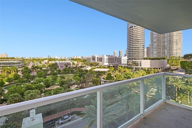 Building Photo - 650 West Ave Unit 808 Rental