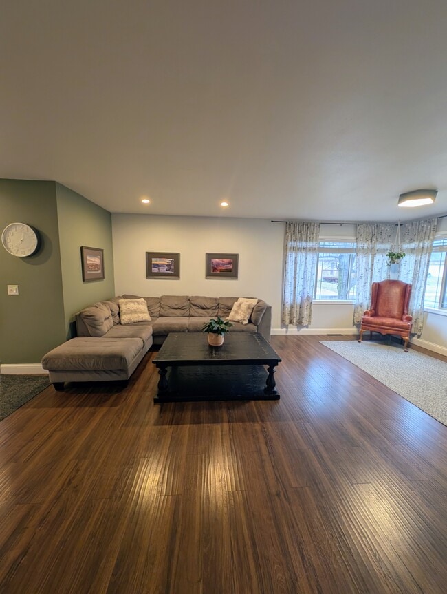 Photo - 518 Lexington Dr