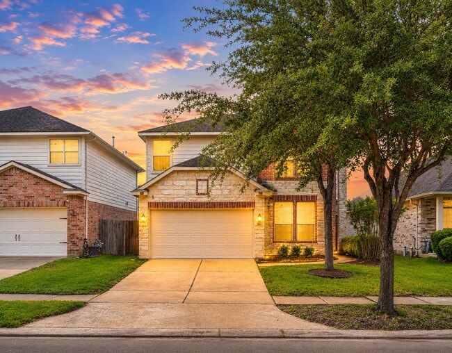 Building Photo - 6451 Applewood Forest Dr