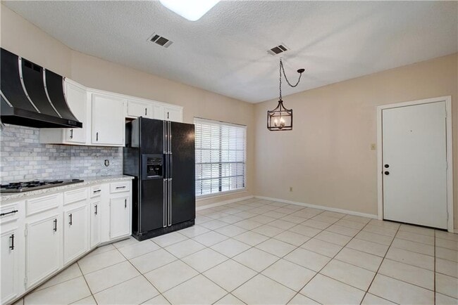 Photo - 1713 Woodwind Ln