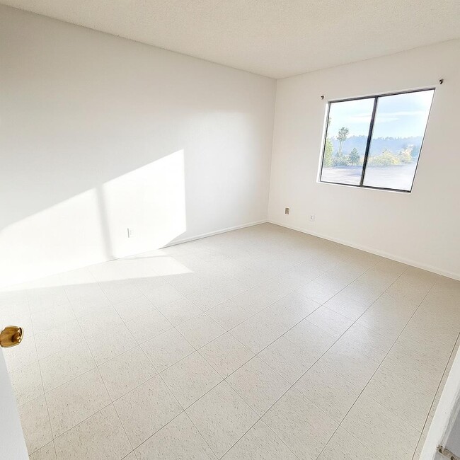 Photo - 390 Avenue 57