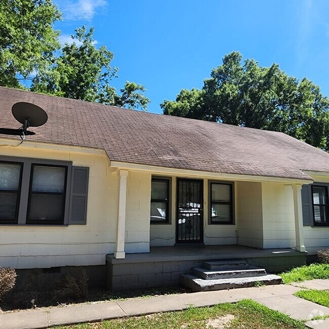 Building Photo - 305 Hightower St Rental