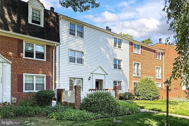 Photo - 2711 S Walter Reed Dr Unidad A