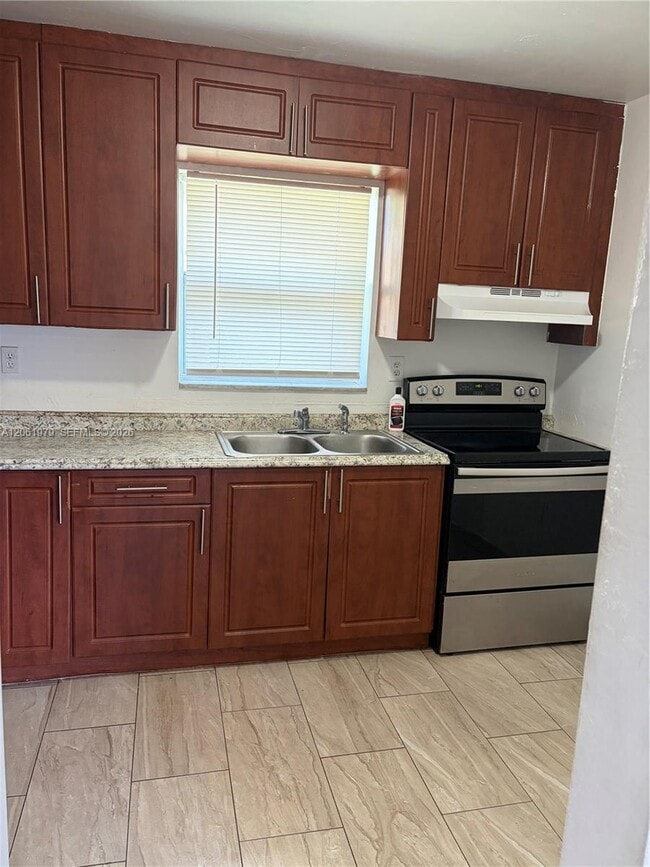 Building Photo - 1440 SW 41st Ave Unit 1-2