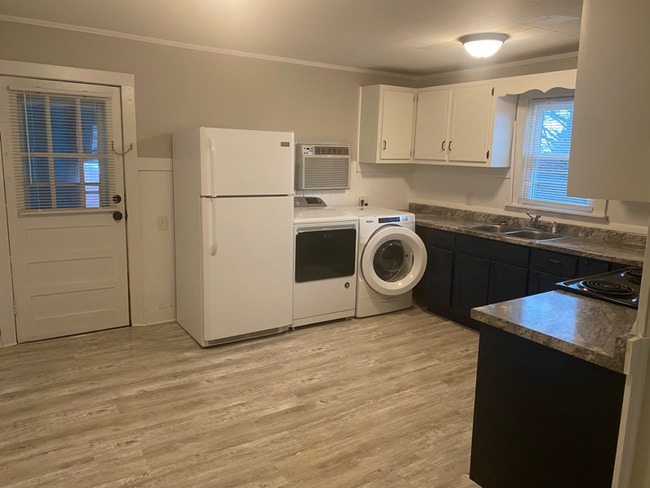 Photo - 740 Sunset Dr